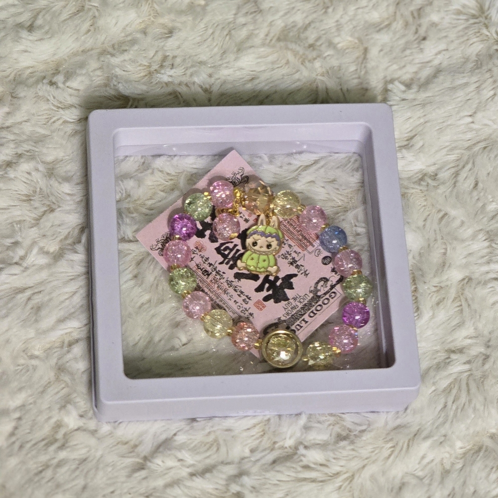 FASHION‎ Labubu Kids/Womens Multicolor Stretch Beaded Bracelet with Charm NWT